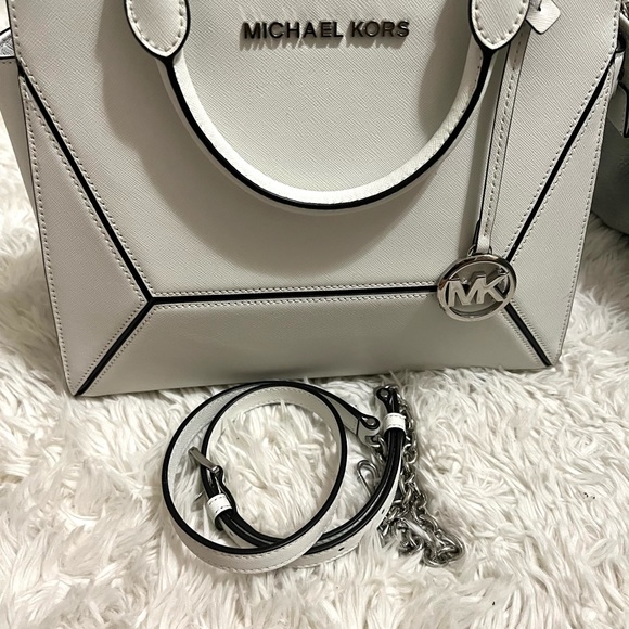 Michael Kors bag - Picture 5 of 8